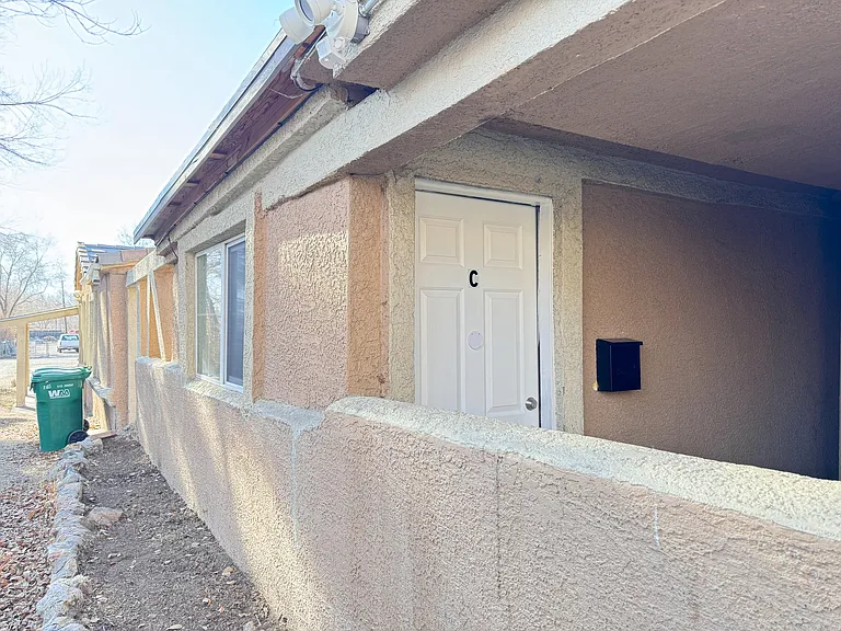 2065 1/2 Whitfield Way #C — Photo 1