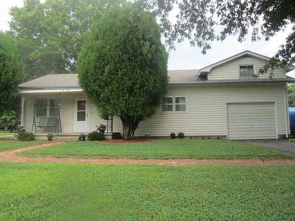 3rd image of 635 N Poplar St