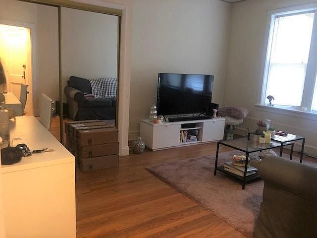 1st image of 625 11th St APT 3