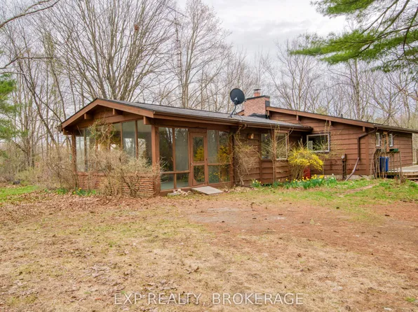 1026 Desert Creek Ln, South Frontenac, ON K0H 1W0
