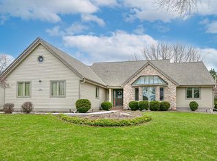 3260 Cherry Hill Dr, Brookfield, WI 53005