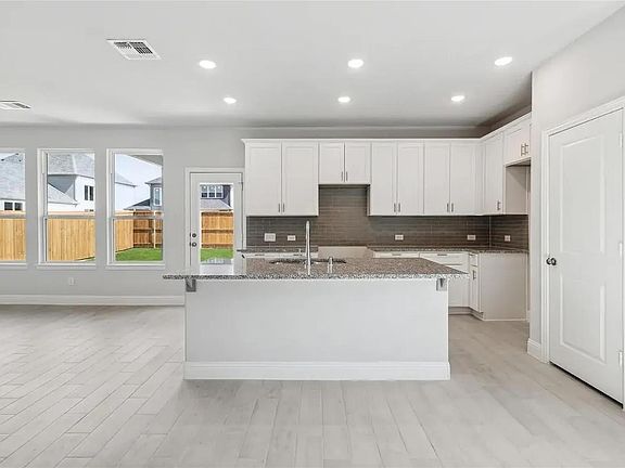 2nd image of 905 Sicily Blvd