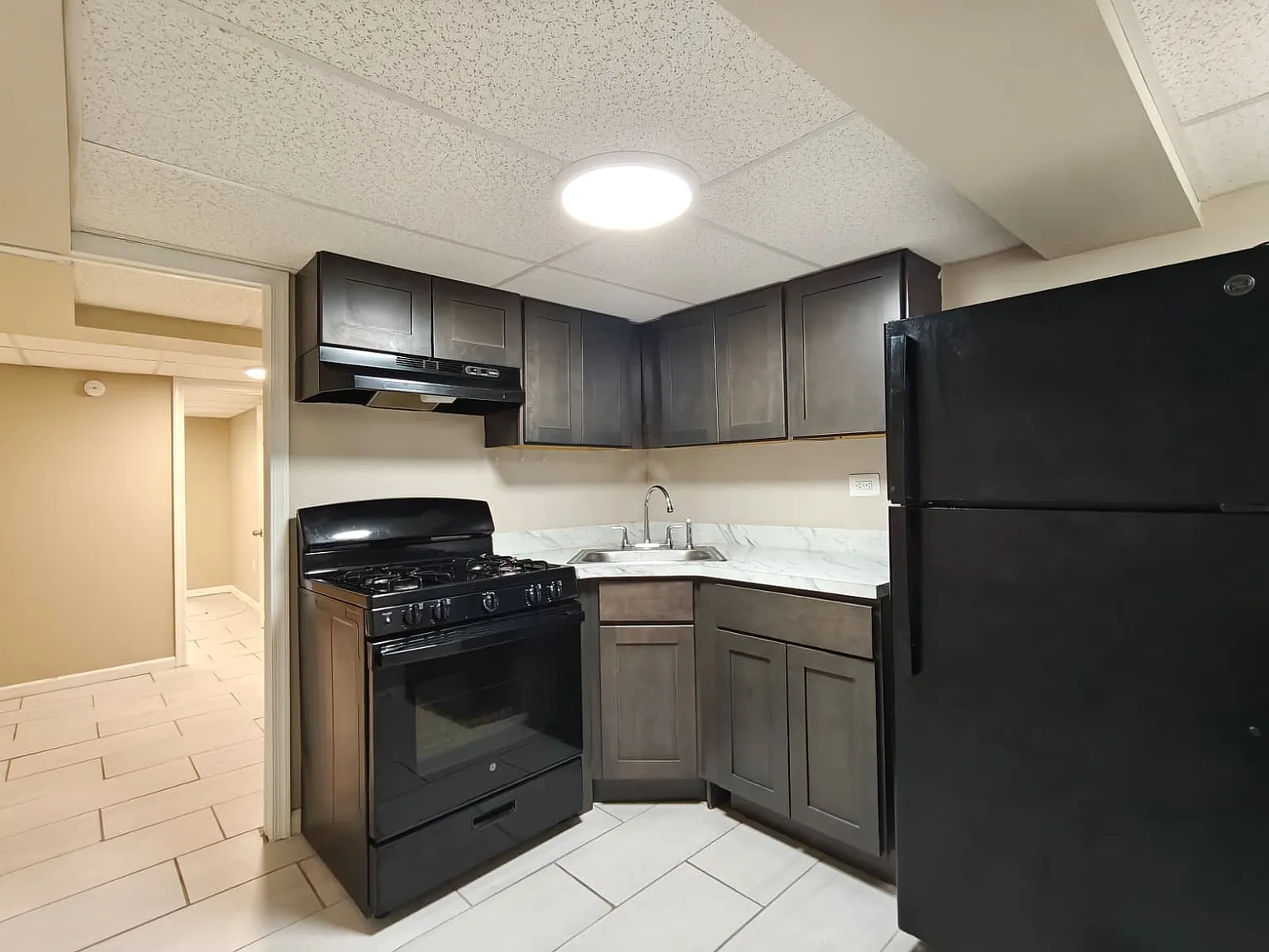 Beautiful 2 Bedroom Available Now! — Photo 1