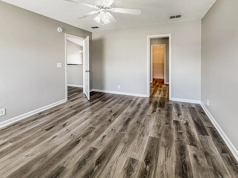 2116 Cason Trl — Photo 8
