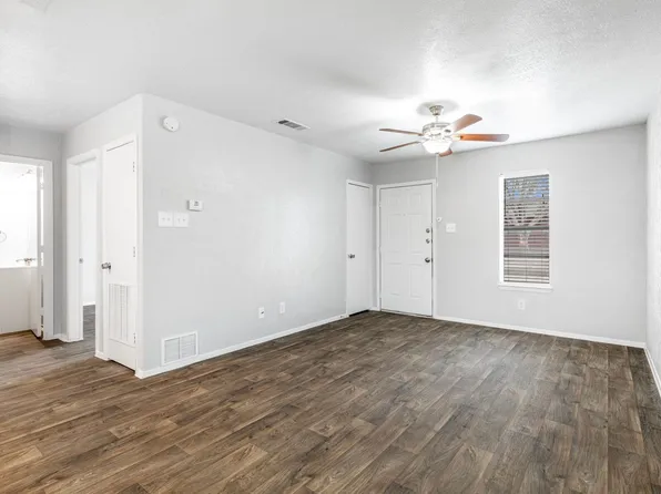 Cottage Row Apartments, 1432 S Dink St, Mabank, TX 75147