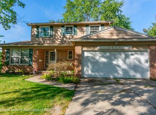 2017 Cogswell Dr, Lansing, MI 48906