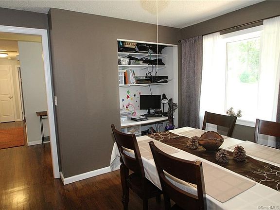 4th image of 44 Hillcrest Dr