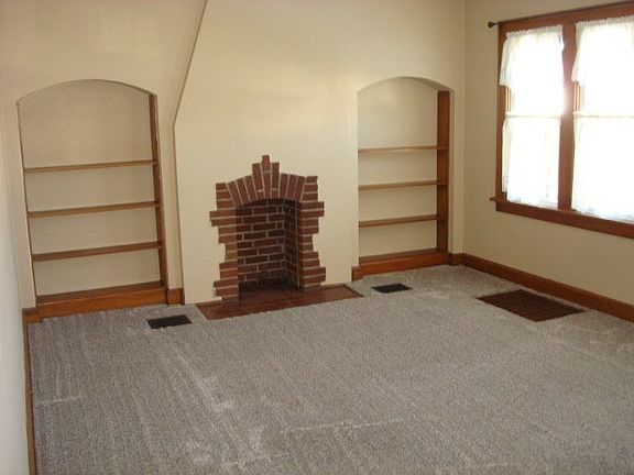 5th image of 438 Laurel St