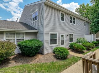 2455 Island Dr APT B, Uniontown, OH 44685