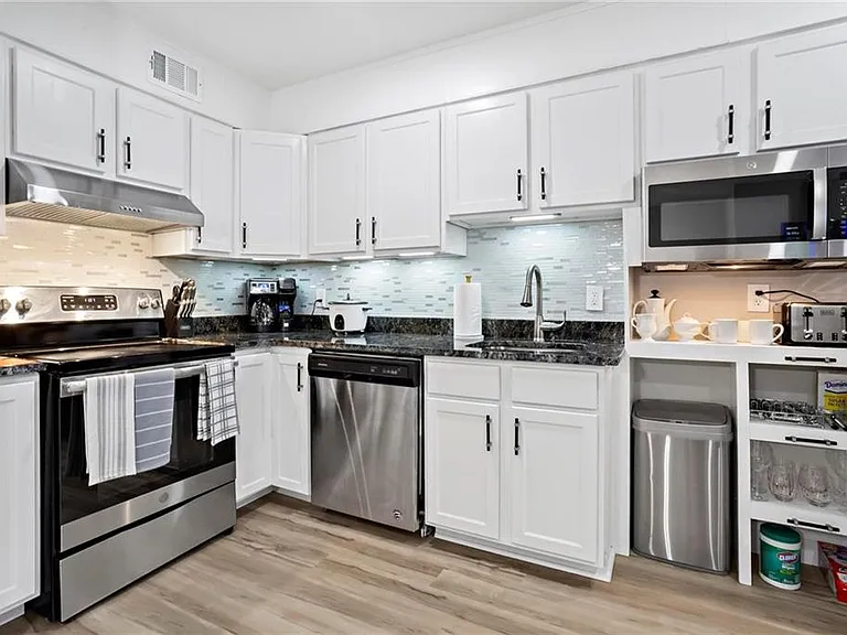 5750 Old Gordon Rd — Photo 12