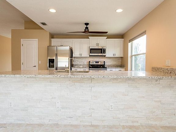 5th image of 743 Bantry Ct
