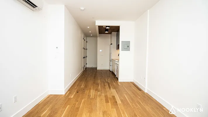 Rented by Nooklyn NYC LLC | media 123