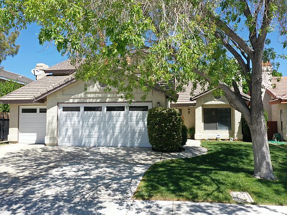 2nd image of 3129 Golfwood Ct