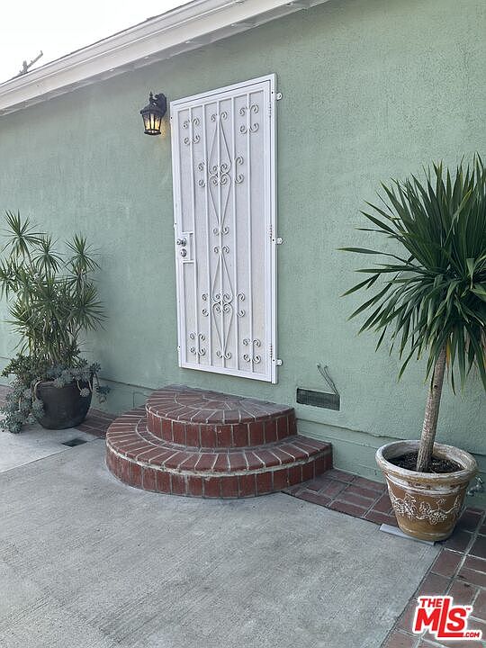 1st image of 5550 Cartwright Ave