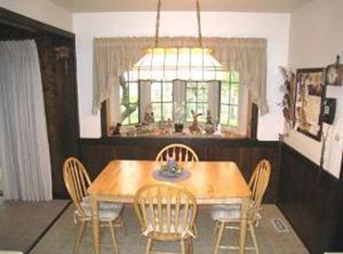 87 Lonsdale Rd, Elk Grove Village, IL 60007