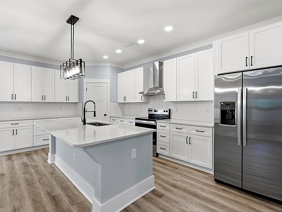 4th image of 1706 Simms St.