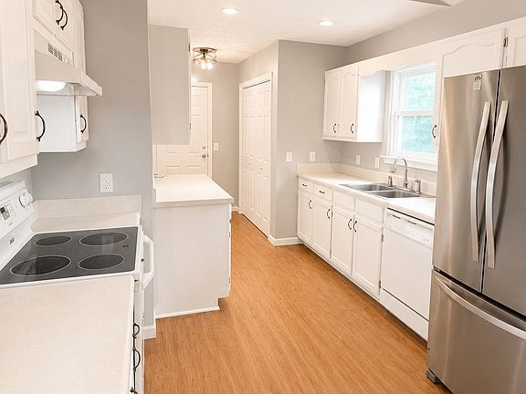4th image of 1531 Jarratt Dr