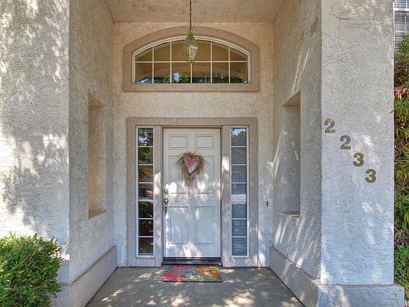 2nd image of 2233 Humboldt Ave