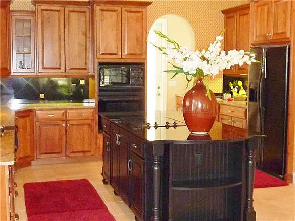 5th image of 668 Shadowmoss Cir
