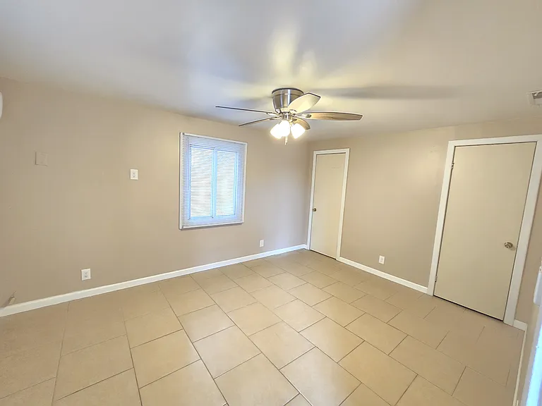 1007 N Scovel St — Photo 8