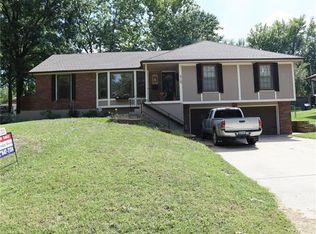 6739 E 127th St, Grandview, MO 64030