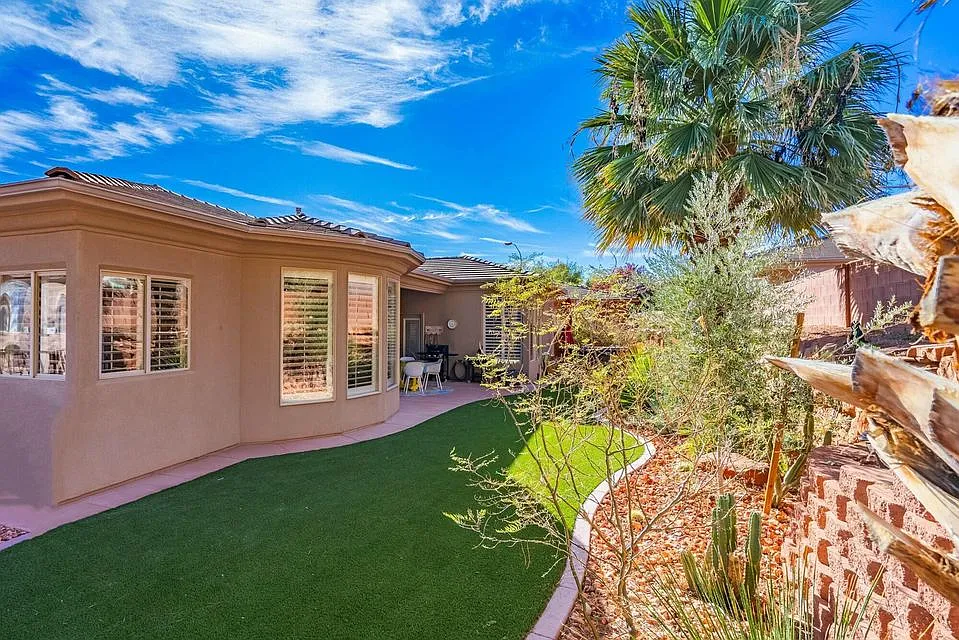 3 bed, 2.5 bath, 1822 sqft, $2,375 — Photo 4
