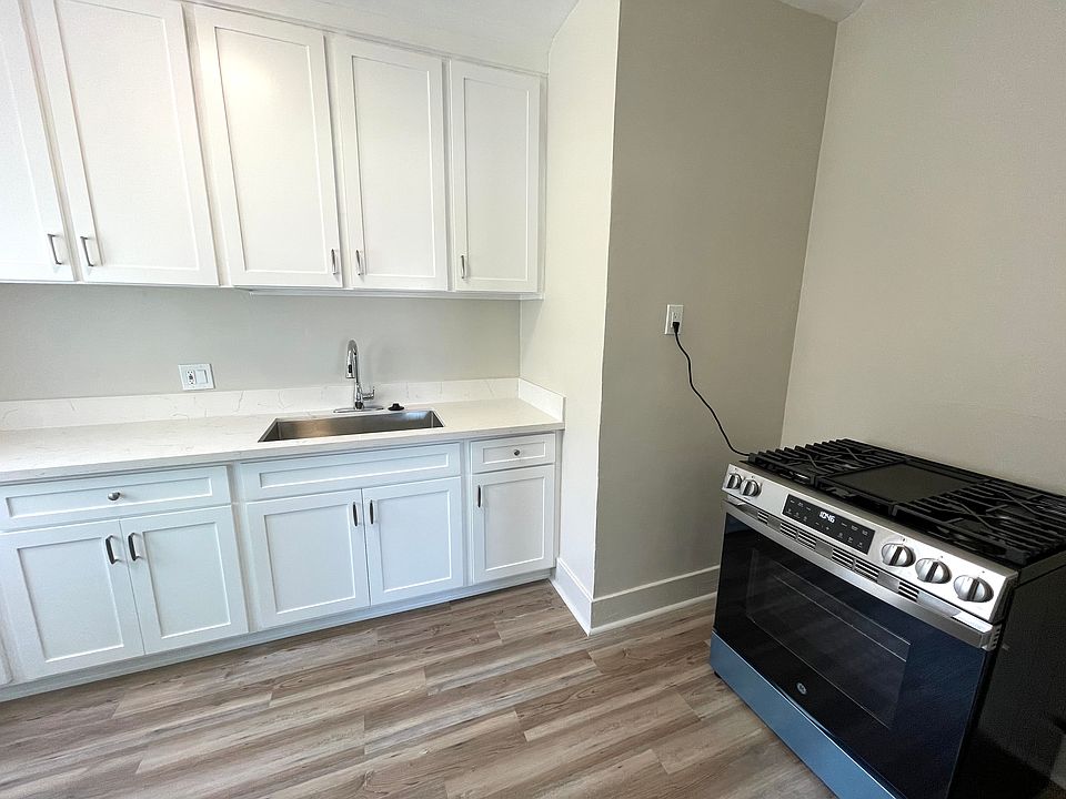 1st image of 2309 E 7th St APT 6