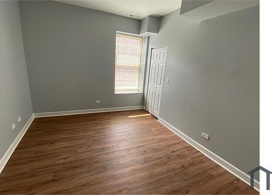 5th image of 121 N Kostner Ave APT 3