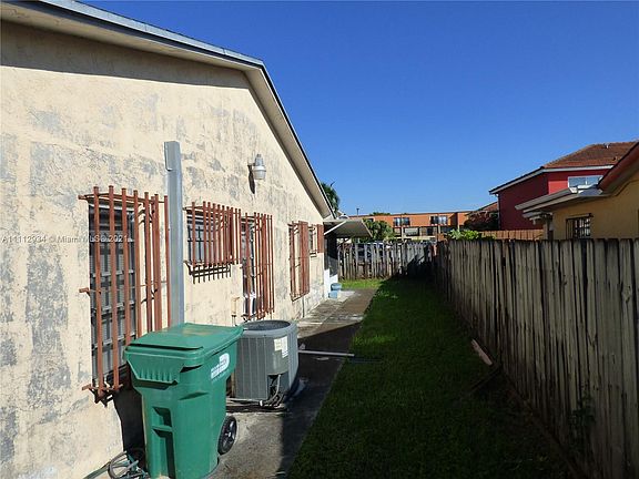 2nd image of 10871 NW 1st Ln