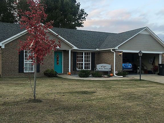 3rd image of 213 Shelbi Dr