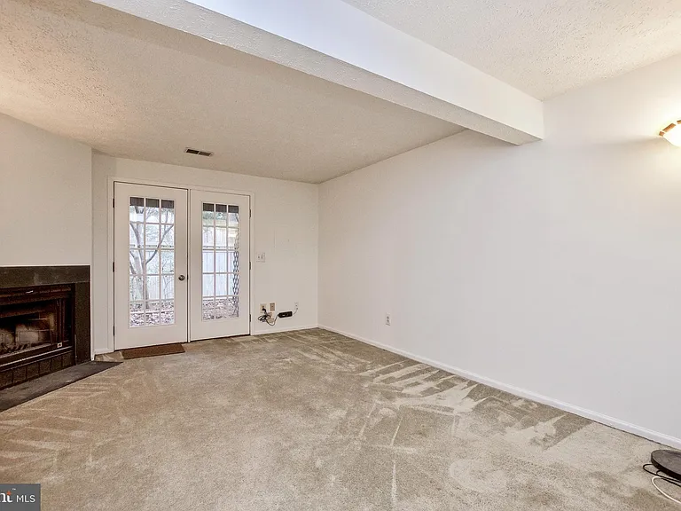 1915 Belmont Ridge Ct — Photo 25