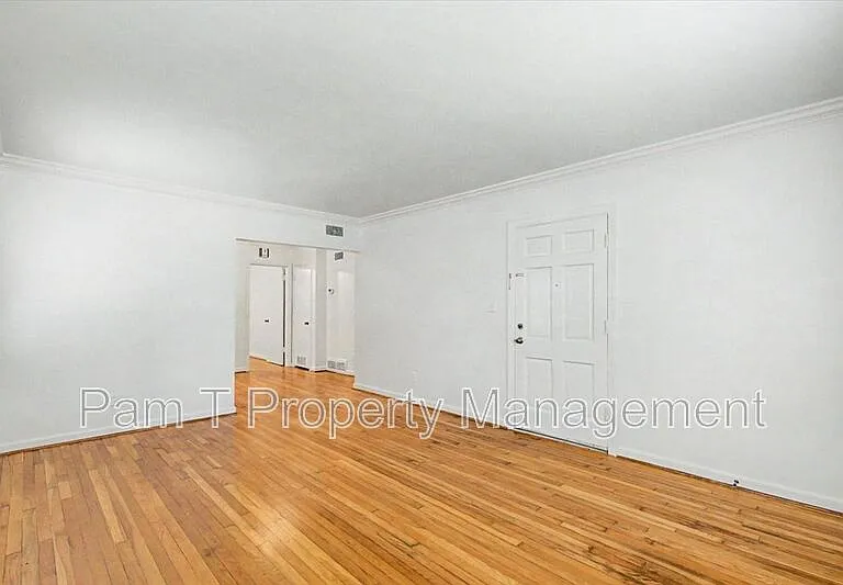 736 E 45th St #1 — Photo 5