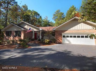 25 Firestone Ln, Pinehurst, NC 28374