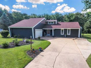 30540 Foxboro Dr, Granger, IN 46530
