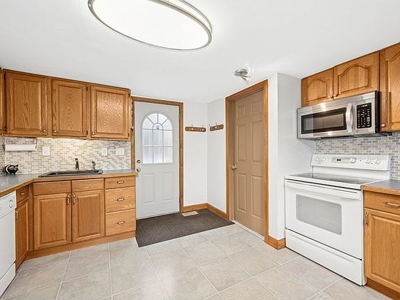 3rd image of 31 West St