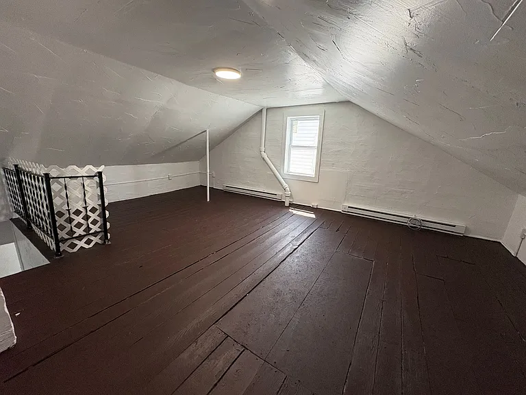 219 S Hartley St — Photo 6