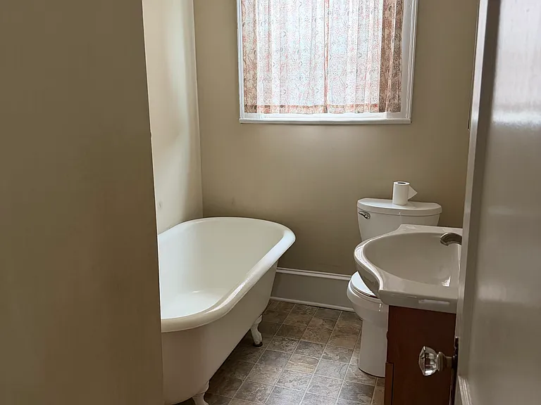 918 Oakland Ave — Photo 8