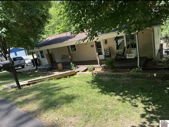 64 N Lakeshore Dr, Cadiz, KY 42211