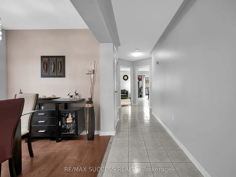 228 Flagstone Way — Photo 3