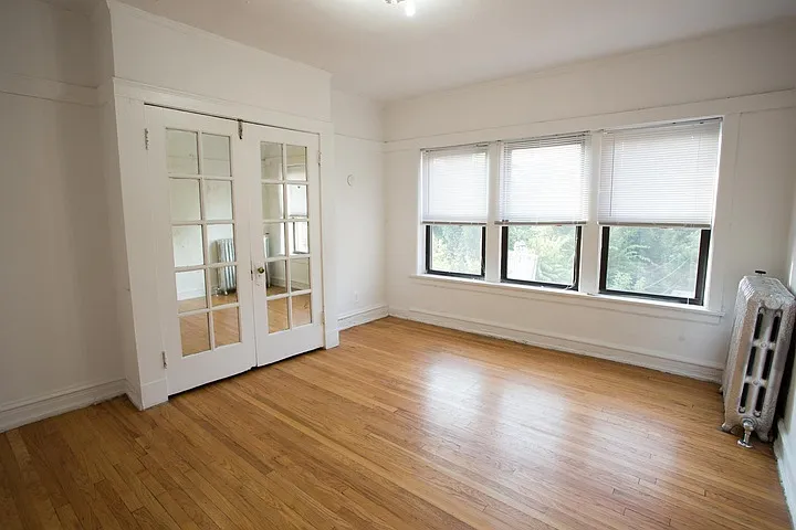 5202-5210 S. Cornell Avenue — Photo 27