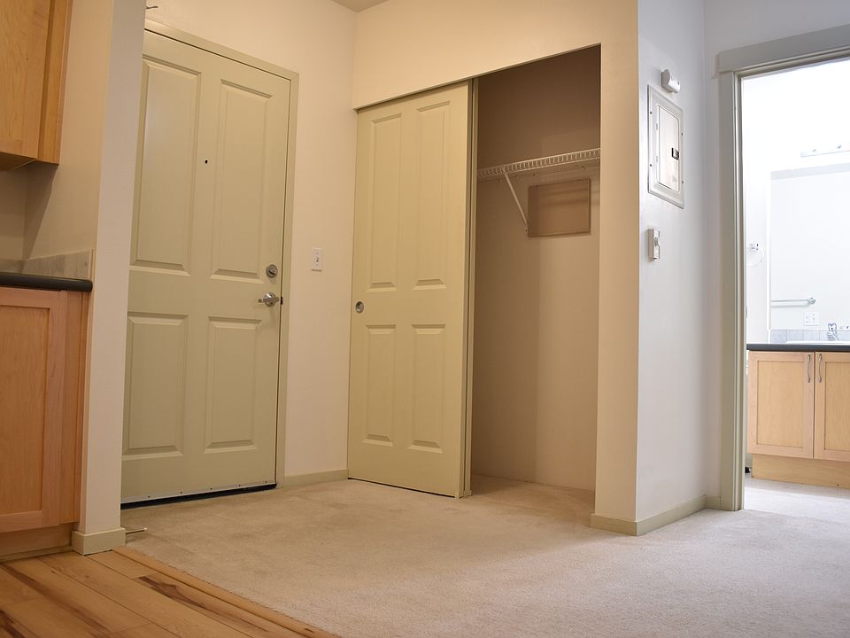 1st image of 111 108th Ave NE #213