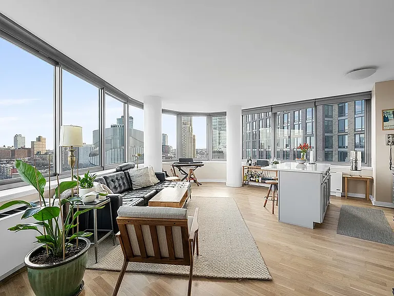 230 Ashland Pl #18C — Photo 1
