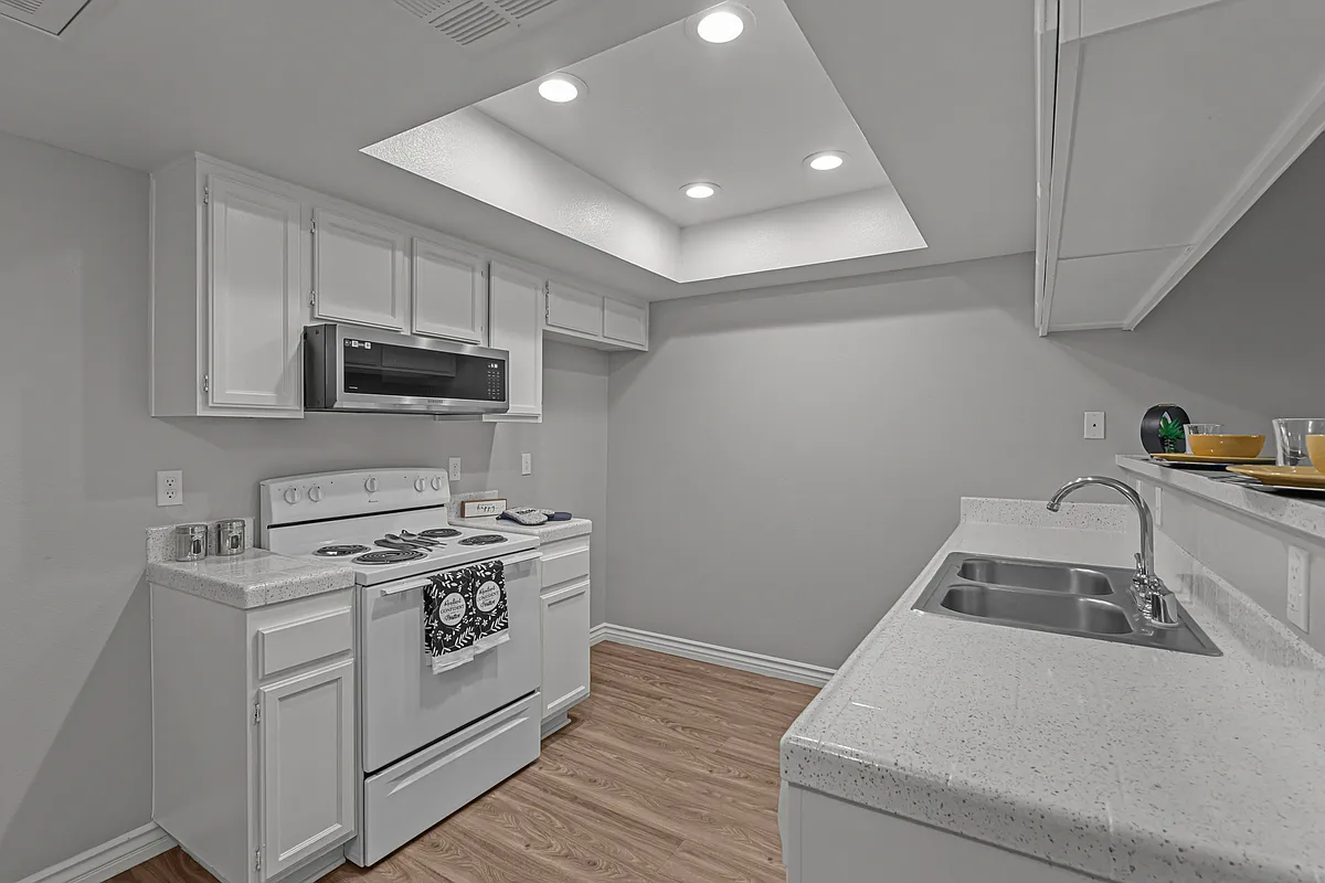 Building Photo - La Sierra Apartments