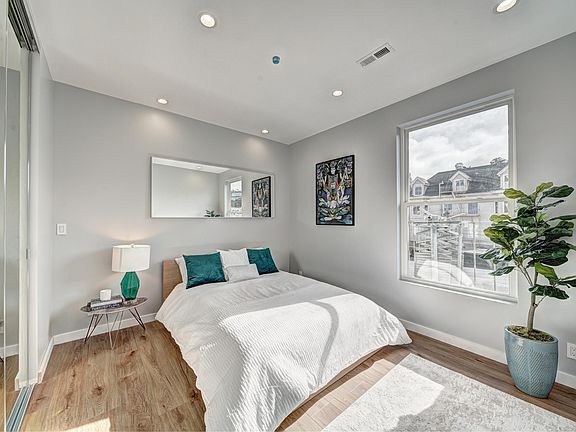 4th image of 3479 Mission St APT 2