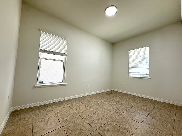 12621 Salomon Cove Dr — Photo 12