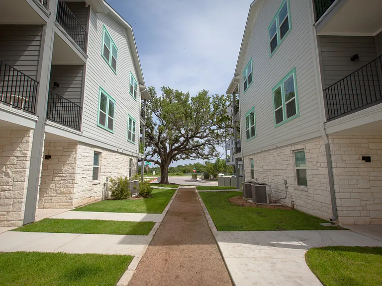 Trailside Oaks Townhomes — Photo 146