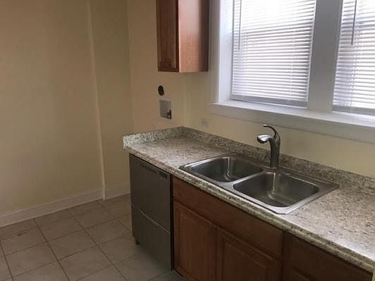 2nd image of 4427 N Ashland Ave APT 2W