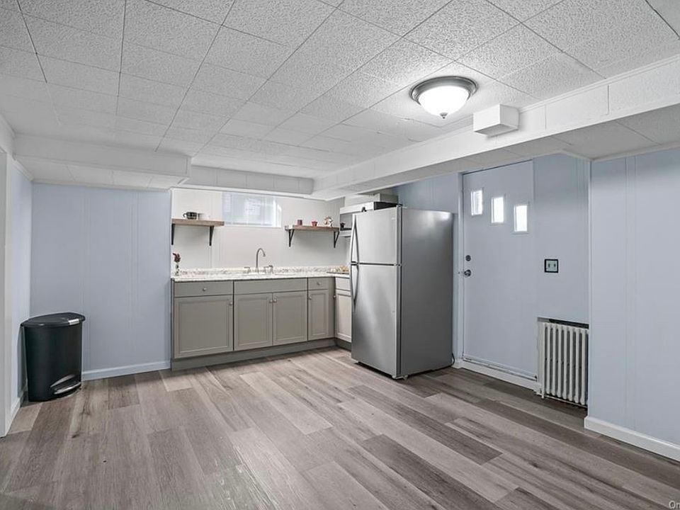 1st image of 60 E Maltbie Ave Floor 1