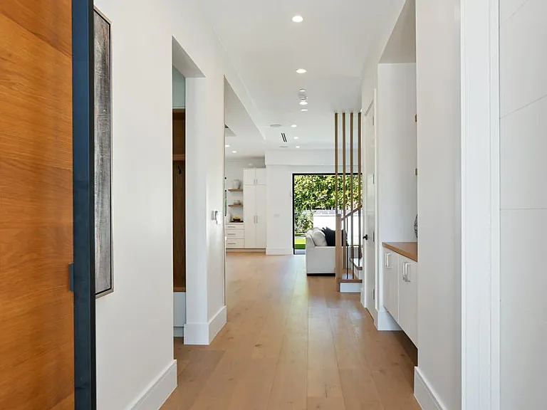 4425 Morse Ave — Photo 12