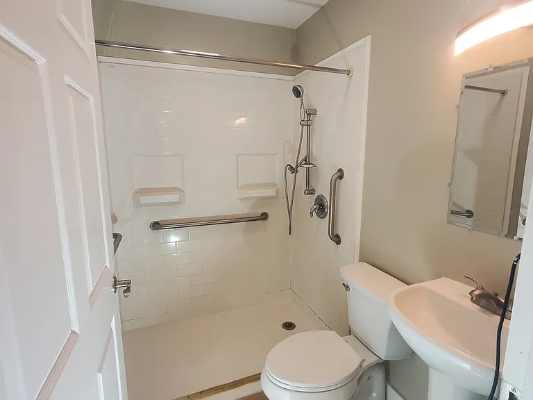 Full bathroom. Handicap accessible